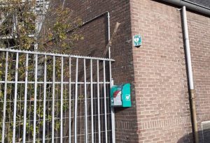 AED geplaatst bij de Tramkade Mengfabriek